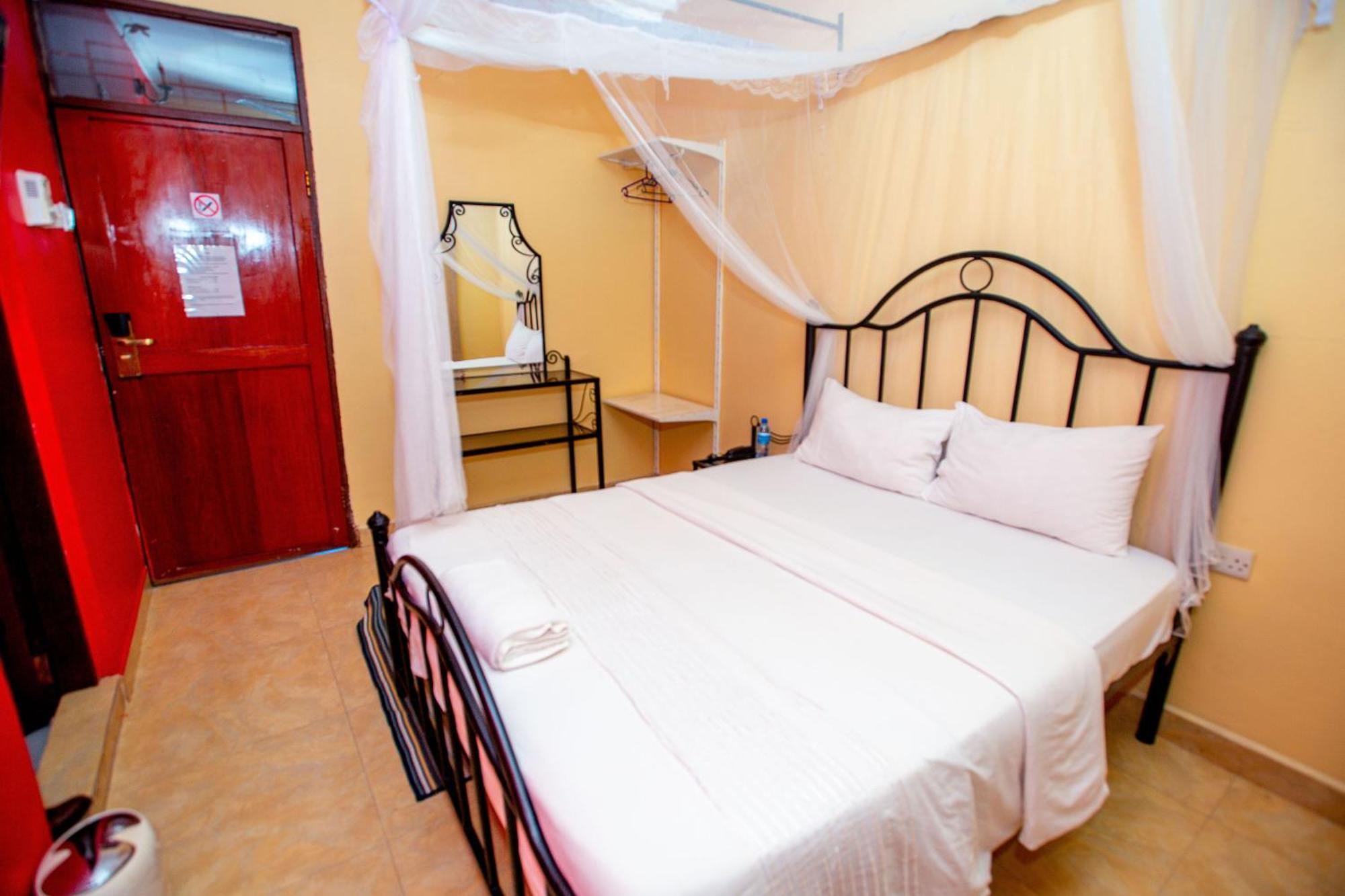 Kays Lodge ดาร์เอสซาลาม ภายนอก รูปภาพ